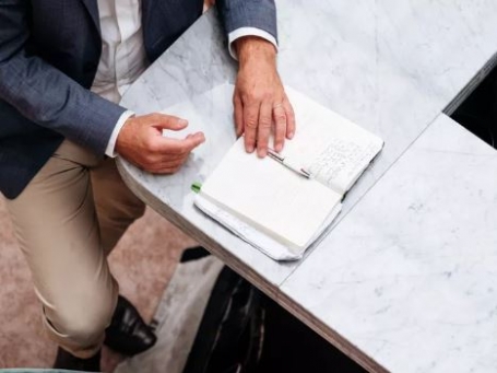 Smart ways to navigate your job search