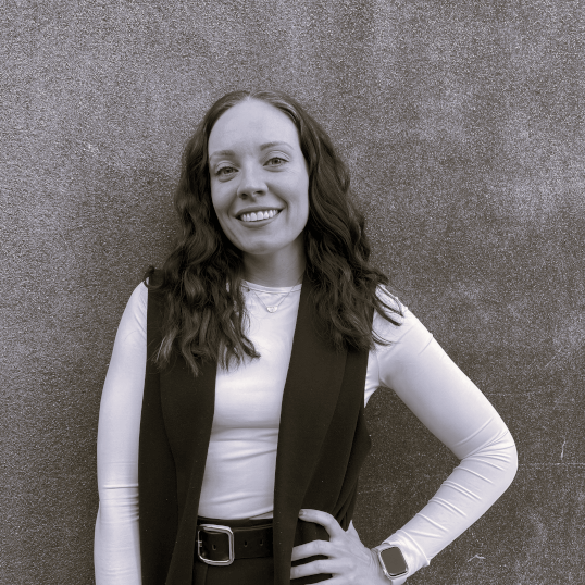 <div>Annaliese Mitchell</div><div><i>Recruitment Consultant</i></div>